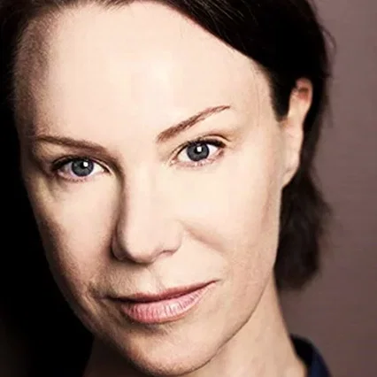  Belinda Mcclory