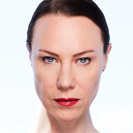  Belinda Mcclory