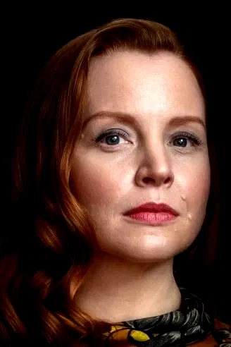 Lauren Ambrose