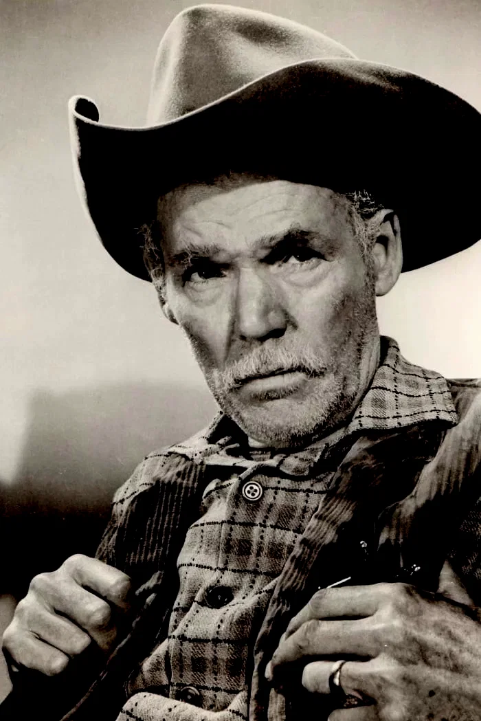 Henry Hull