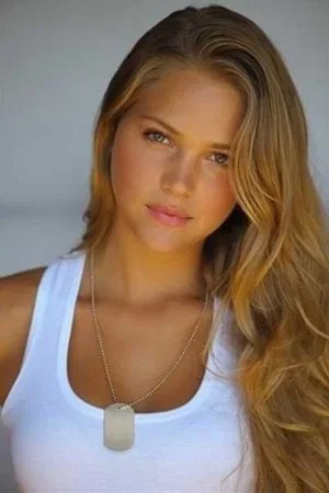  Esti Ginzburg photo