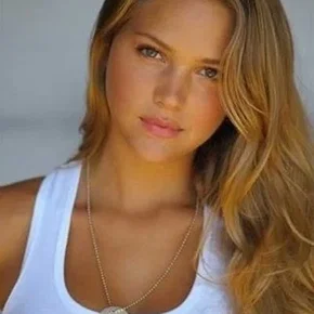 Photo star :  Esti Ginzburg