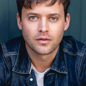 Photo star : Oliver Ackland