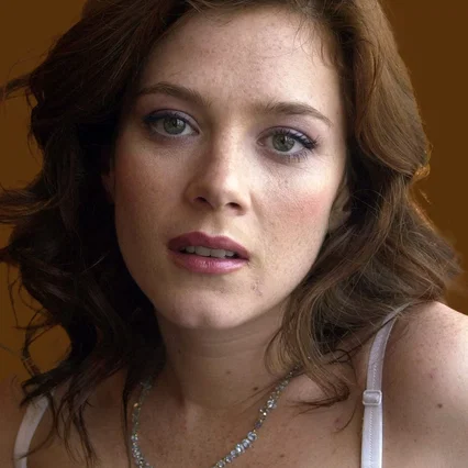 Anna Friel