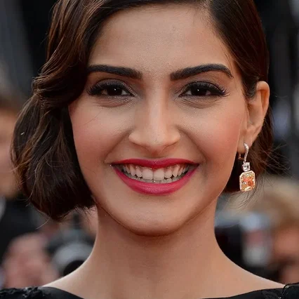  Sonam Kapoor Ahuja