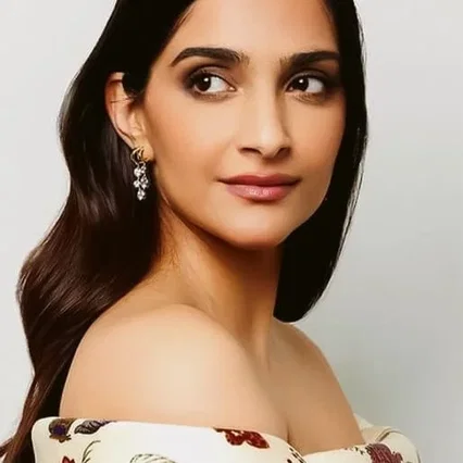  Sonam Kapoor Ahuja