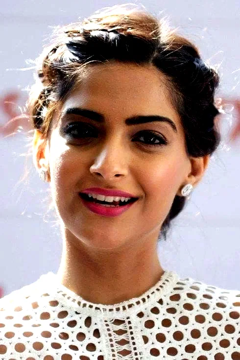  Sonam Kapoor Ahuja