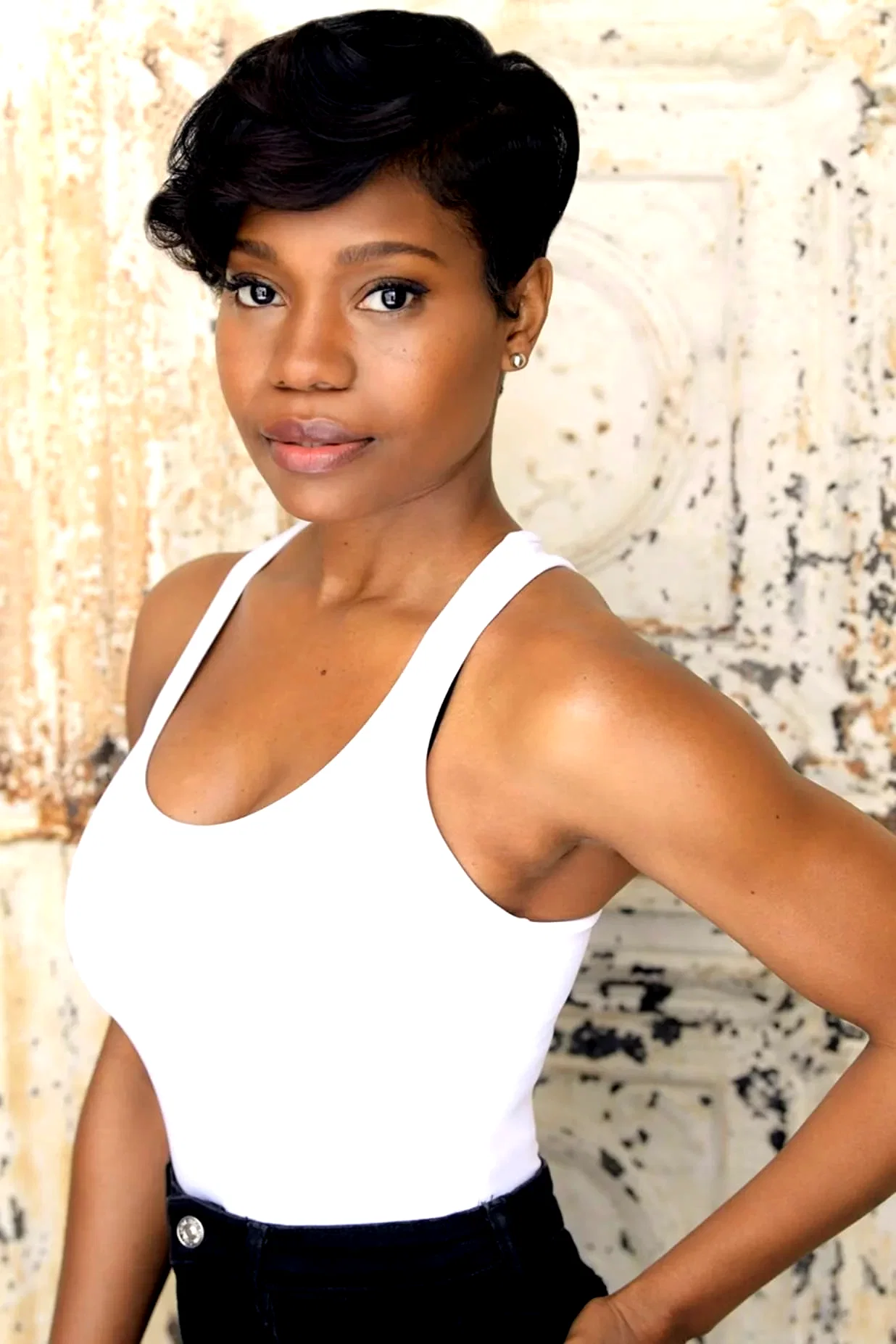  Monique Lea-Gall