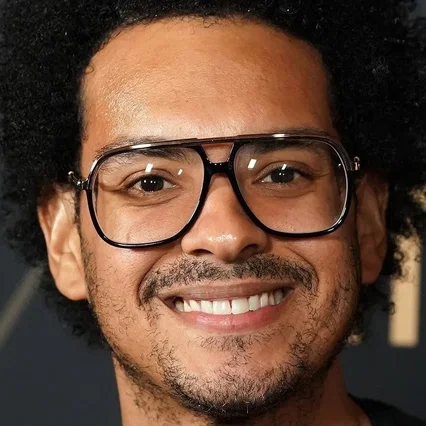  Yassir Lester