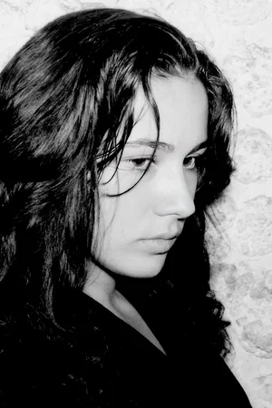 Sara Lezana