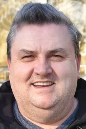  Simon Delaney