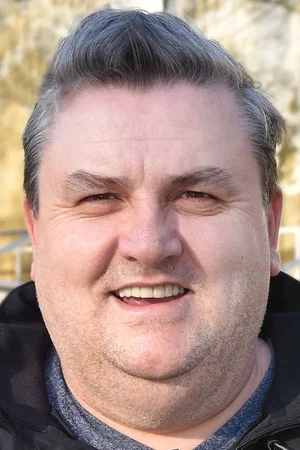  Simon Delaney