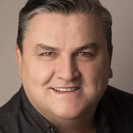  Simon Delaney