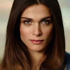 Photo star : Elisa Sednaoui