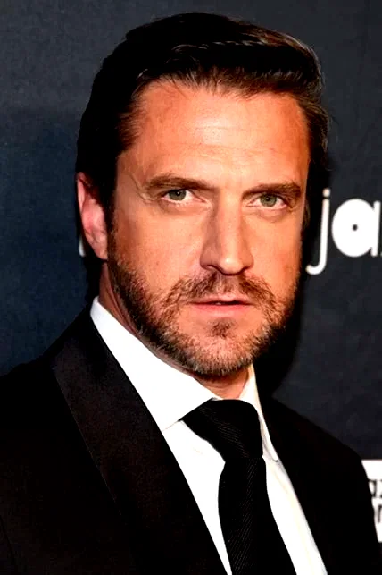 Raul Esparza