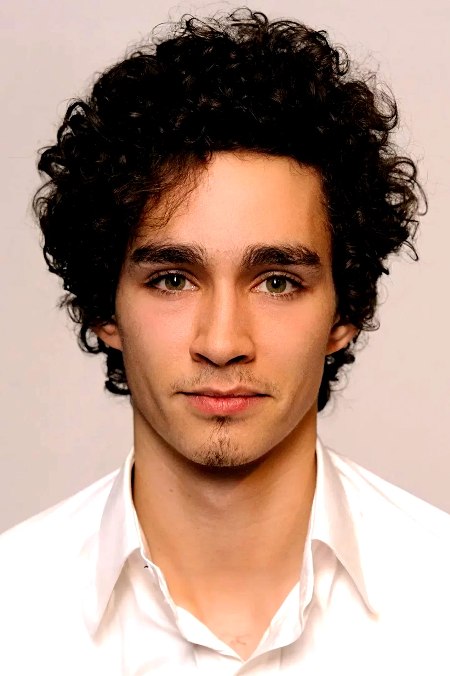 Robert Sheehan