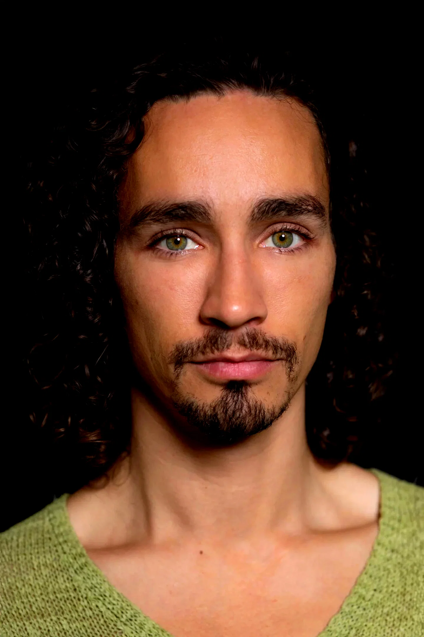 Robert Sheehan
