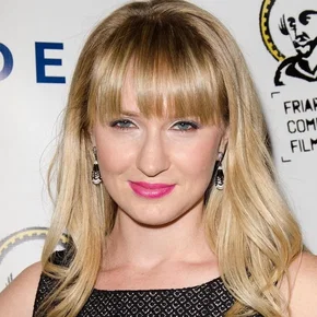 Photo star : Halley Feiffer