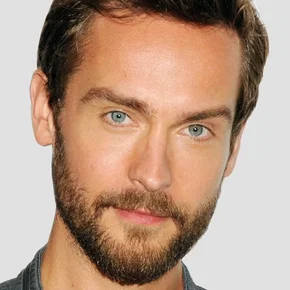 Photo star : Tom Mison