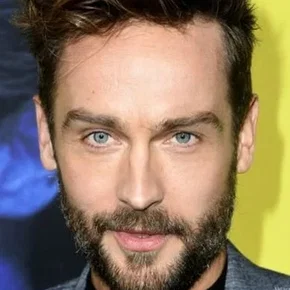 Photo star : Tom Mison