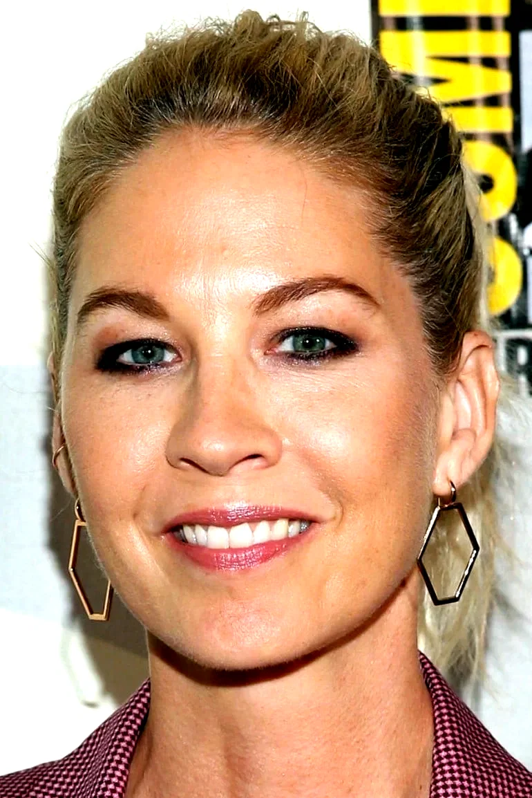 Jenna Elfman