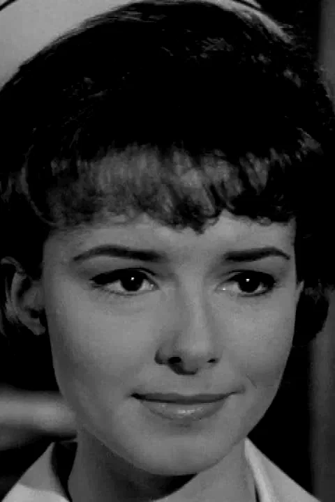  Gigi Perreau