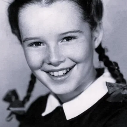  Gigi Perreau