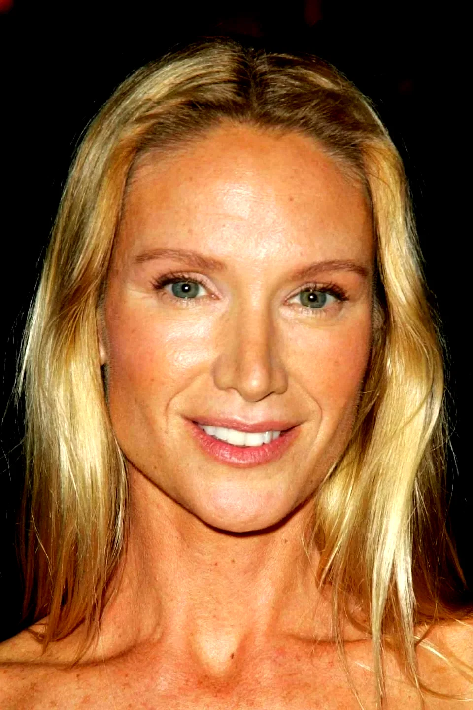 Kelly Lynch