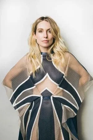 Sarah Carter photo