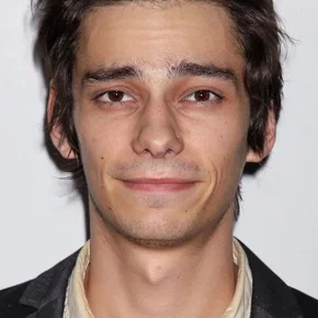 Photo star : Devon Bostick