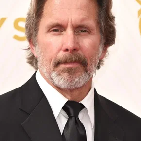 Photo star : Gary Cole
