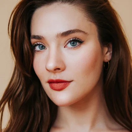  Eva Bourne