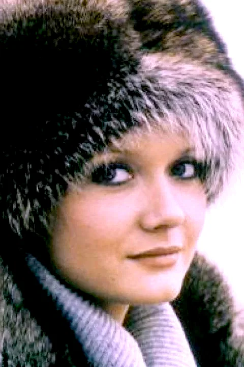  Mimi Coutelier