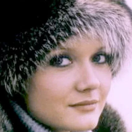  Mimi Coutelier