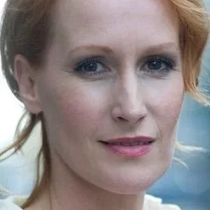 Nicole R Beutler