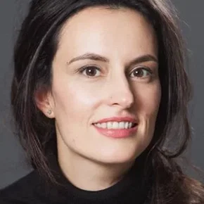 Photo star : Dolya Gavanski