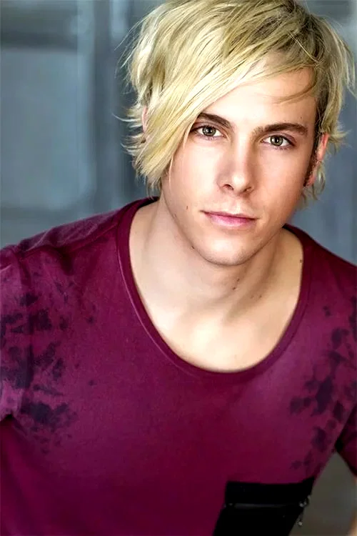  Riker Lynch