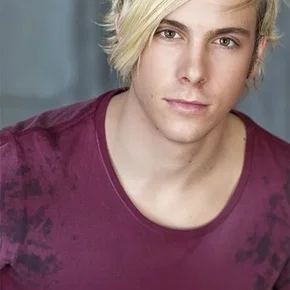 Photo star :  Riker Lynch