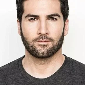 Photo star :  Jared Farid Ward