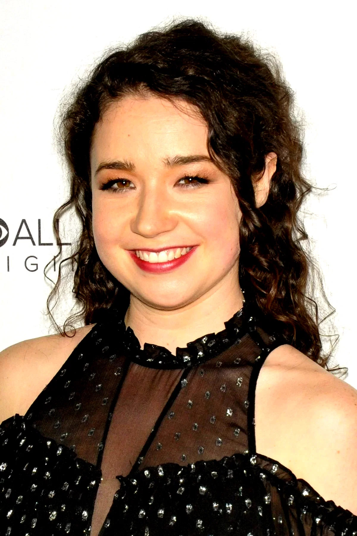 Sarah Steele