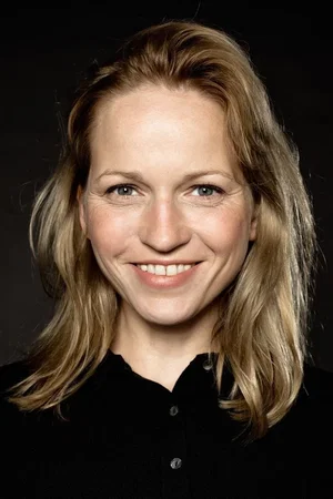 Julia Hummer photo