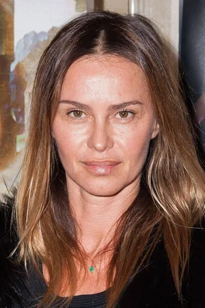  Agathe De La Fontaine photo