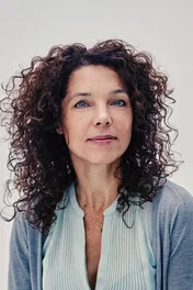 Paula Van der Oest