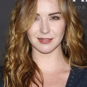 Photo star :  Camryn Grimes