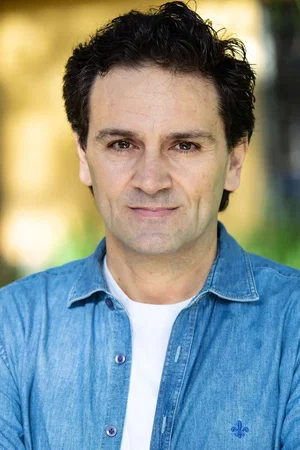  Douglas Simon