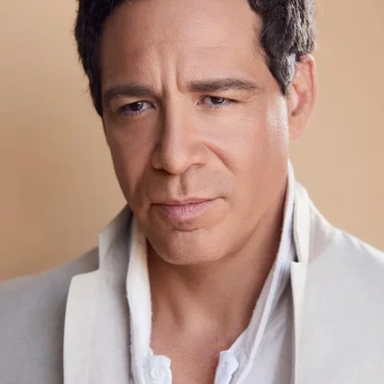  Hector Hugo