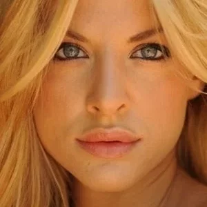  Micol Azzurro