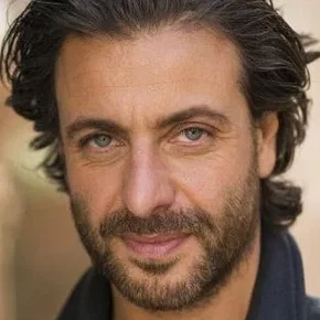 Photo star : Adam Levy