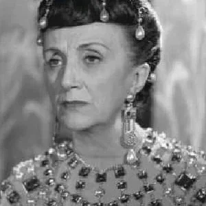 Colette Regis