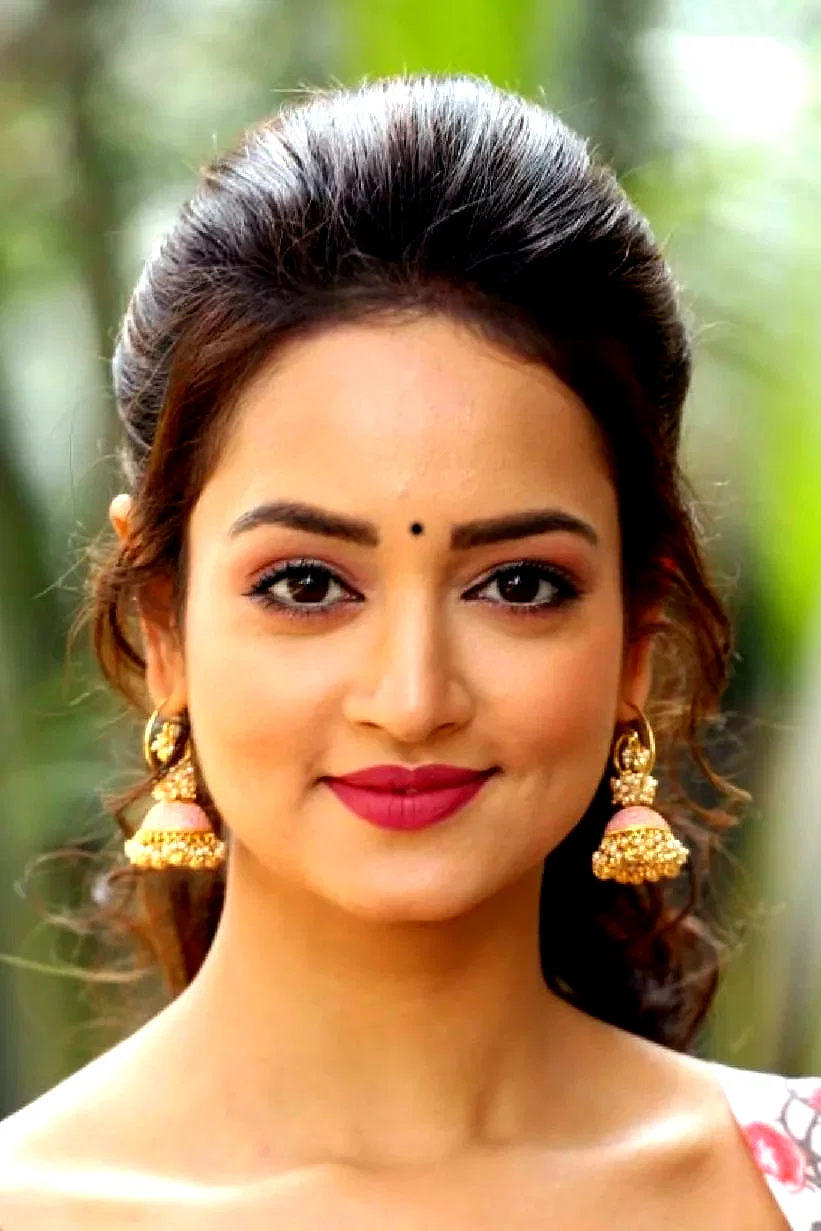  Shanvi Shrivastava